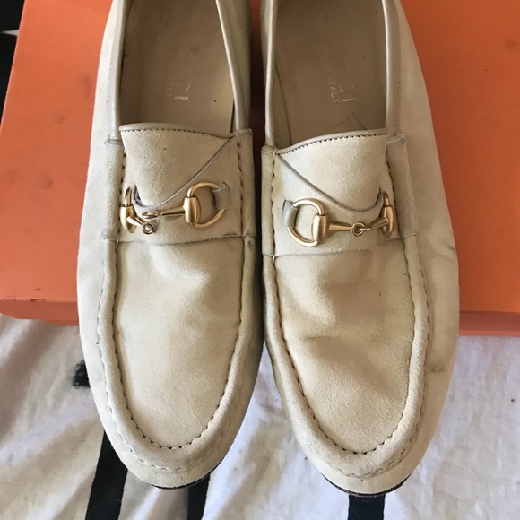 Damaged ivory suede horsebit Gucci loafers 8.5AA - Picture 2 of 4